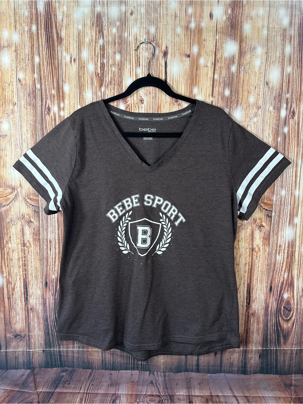 bebe Sport V-Neck Graphic Tee in Dark Brown with White Accents Women’s Size 2X